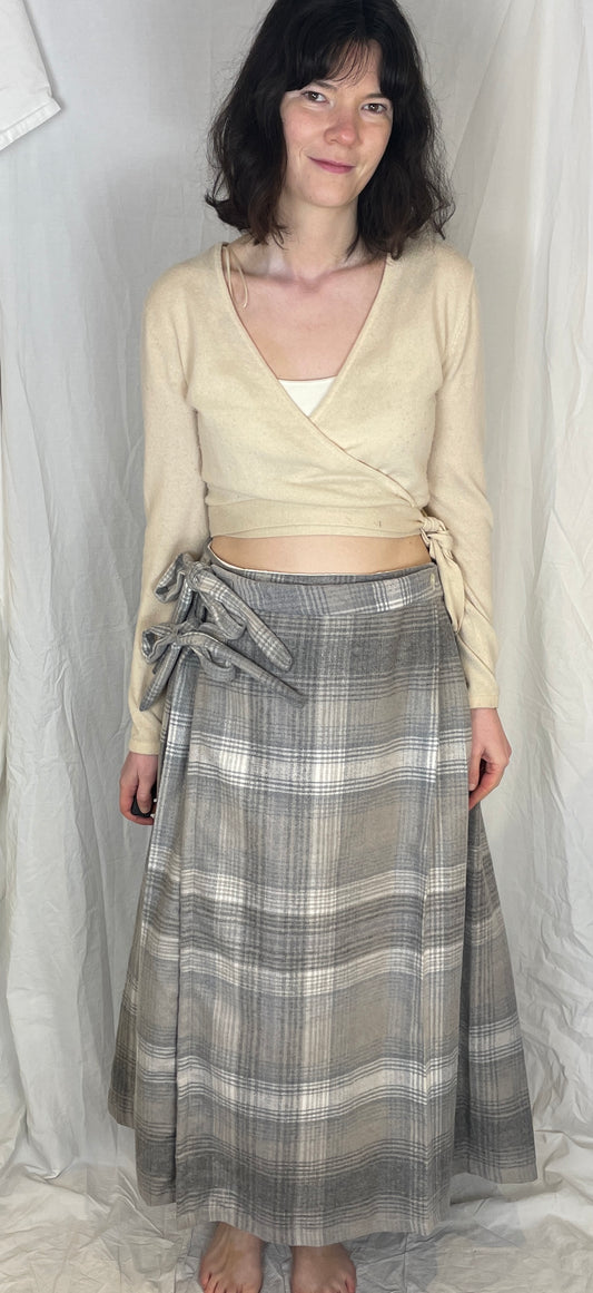 Bonnie Handmade White and Grey Wool Blend Checked Pleated Wrap Maxi Skirt - Size 14 and 16