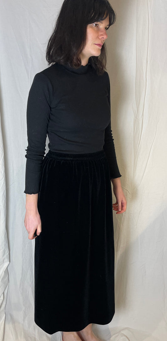 Vintage 90s Black Elastic Waist Velvet Maxi Skirt - Size 14
