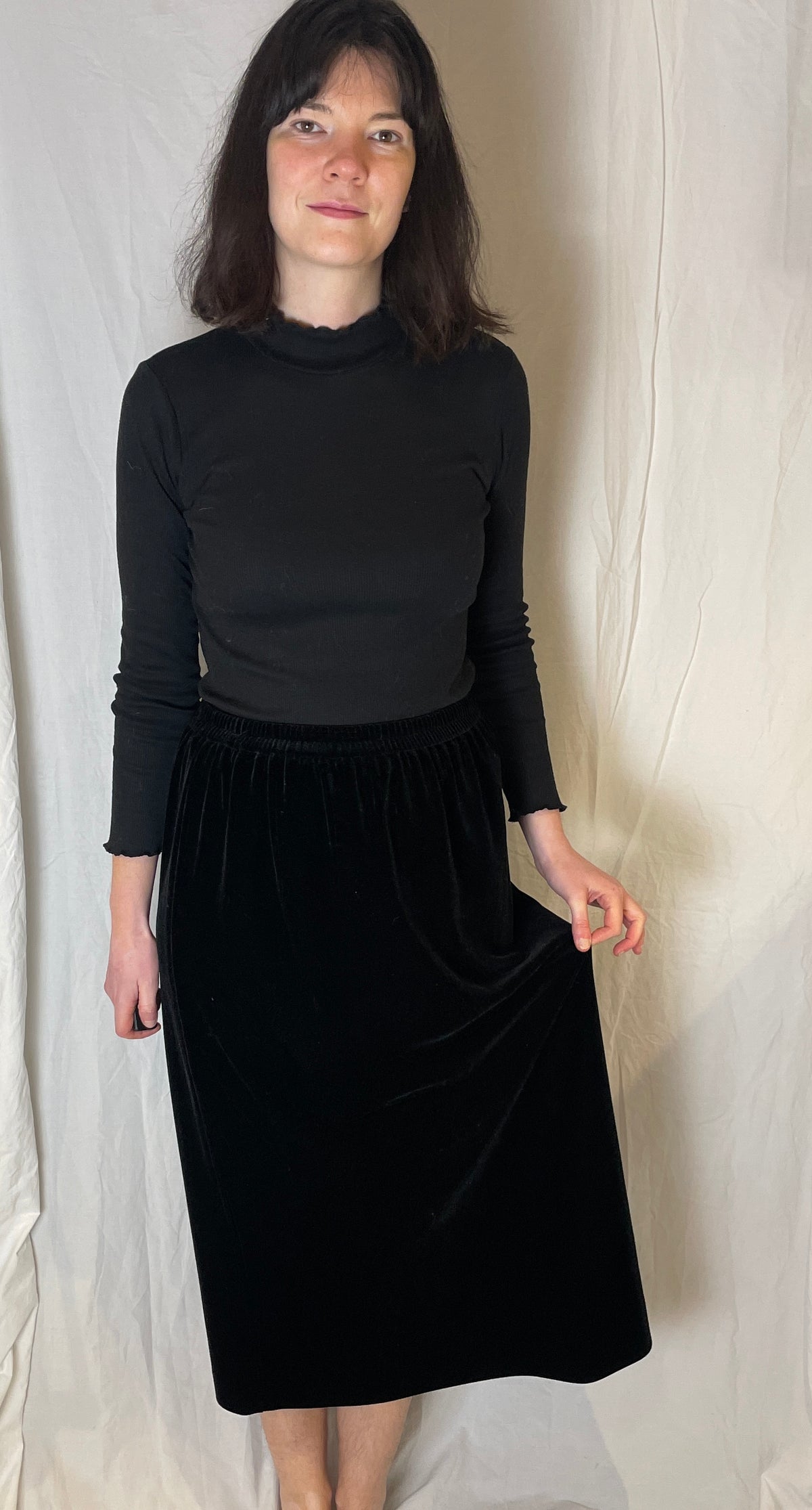 Vintage 90s Black Elastic Waist Velvet Maxi Skirt - Size 14