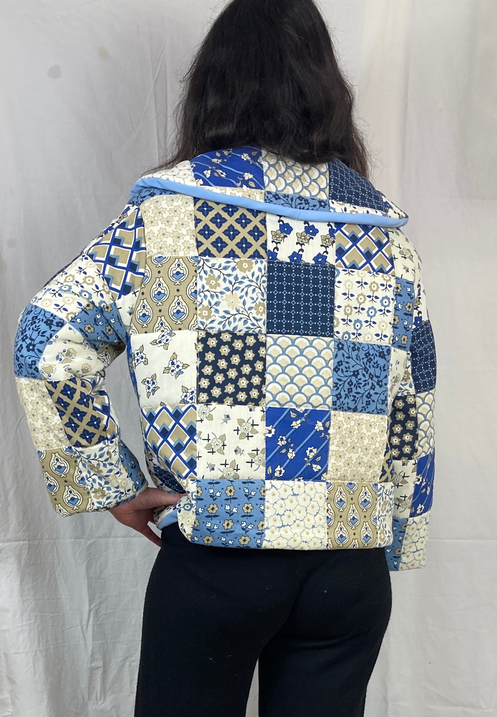 Vintage handmade deals quilted jacket blue white floral size medium