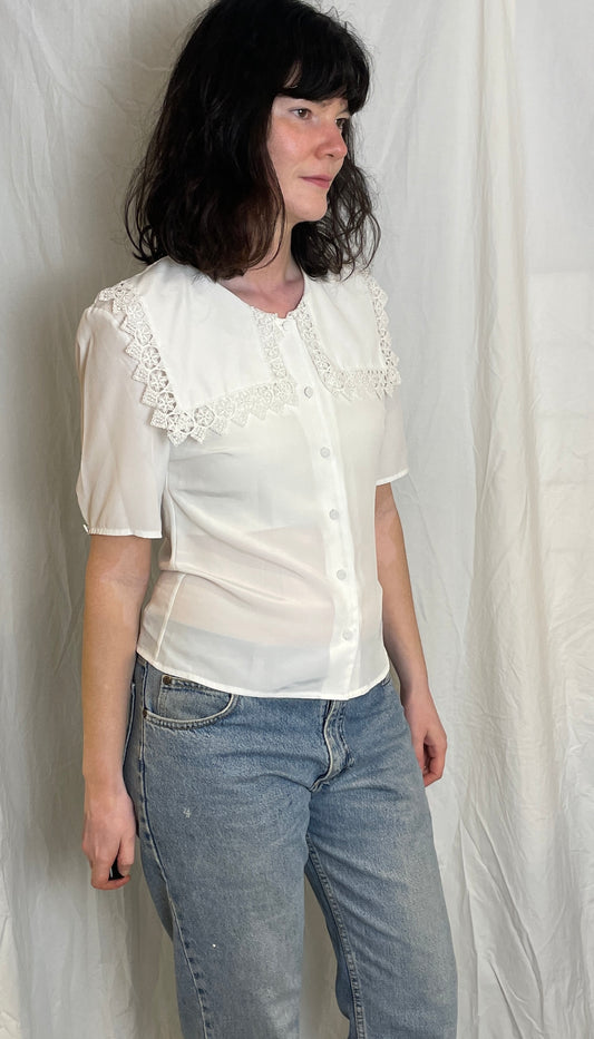Vintage 90s White Short Sleeve Large Square Collar Blouse with Lace Trim - Size 10